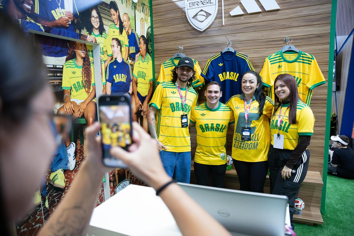 Arthur Zanetti reencontra fãs na COB Expo e exalta parceria do Time Brasil com a adidas