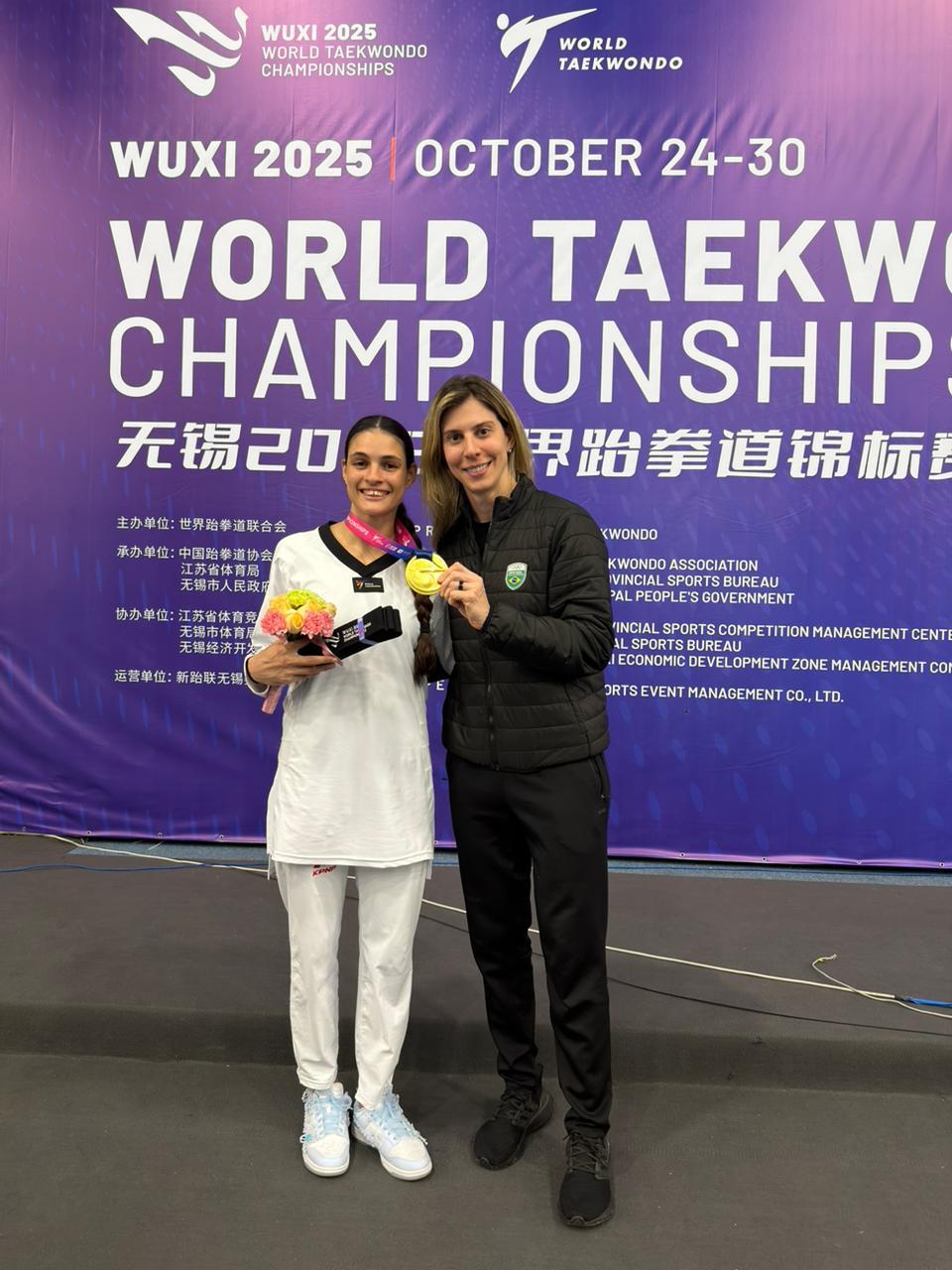 Maria Clara Pacheco, fã e sucessora, repete feito de Natália Falavigna 20 anos depois e emociona gestora: "Em excelentes pés"