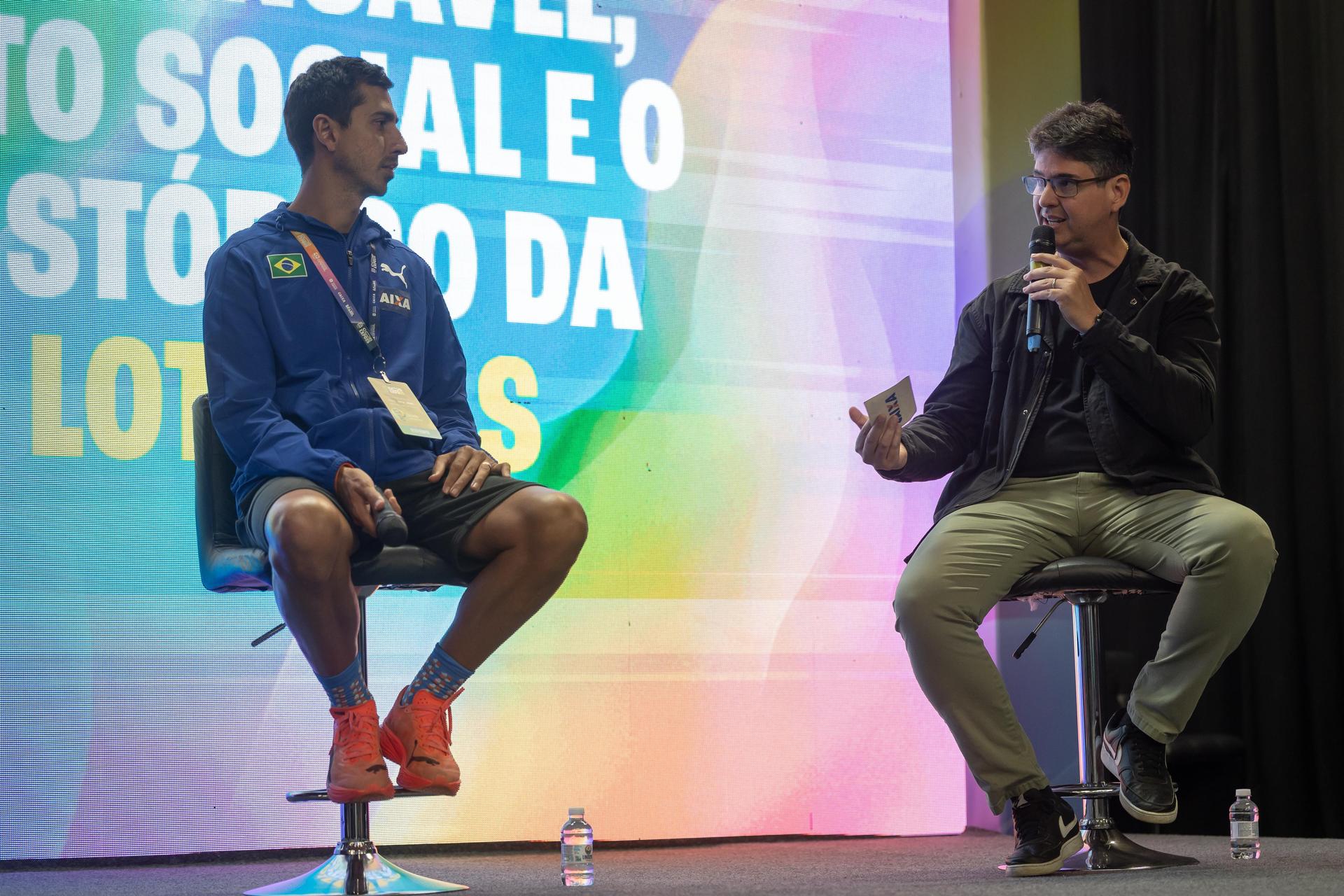 Caio Bonfim participa de Talk com representantes da CAIXA na COB Expo (Jonne Roriz/COB) Foto: Jonne Roriz/COB